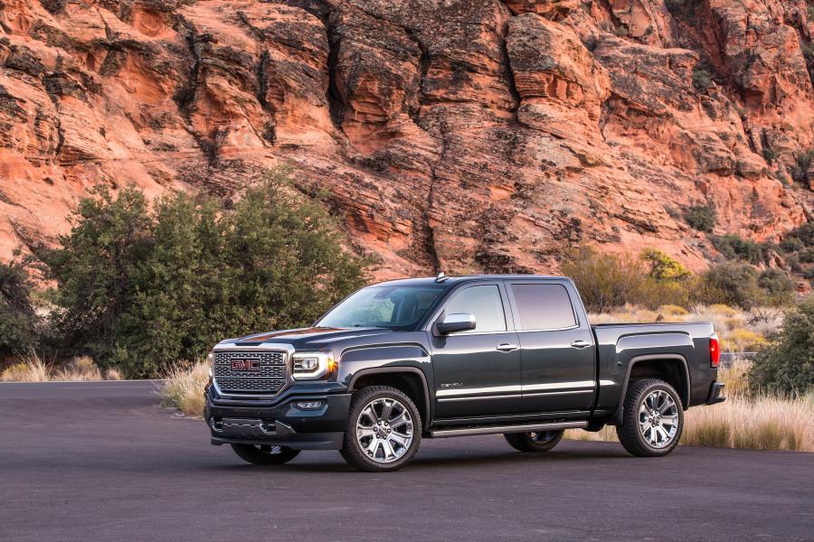  GMC Sierra 1500 Denali Crew Cab 2015 года  (фото 6 из 14)
